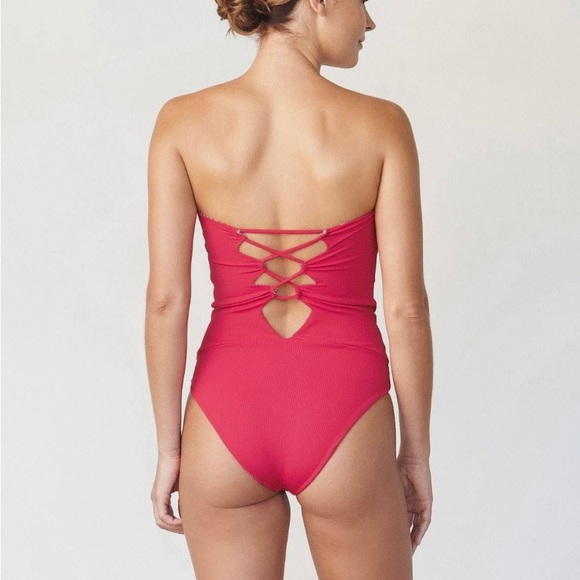 Acacia one piece in petite (xs). In very good condition. - Picture 5 of 5